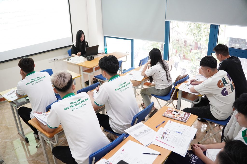 khai giảng khóa học tháng 7